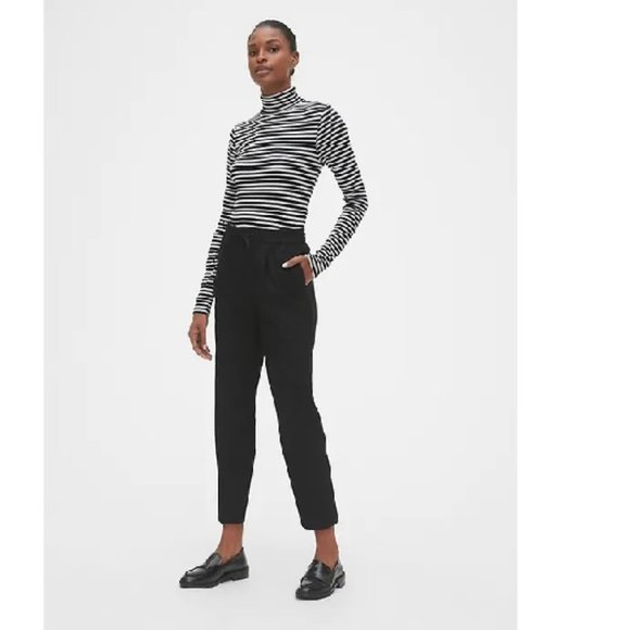 GAP Pants - NWT Gap Refined Joggers 2 Black D886
